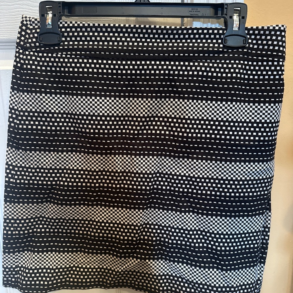 Loft Mini Skirt size 4 P